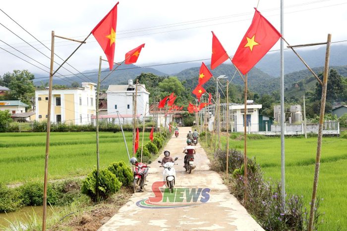 Các tuyến đường bê tông hóa ở xã Púng Bánh giúp nhân dân đi lại thuận lợi.