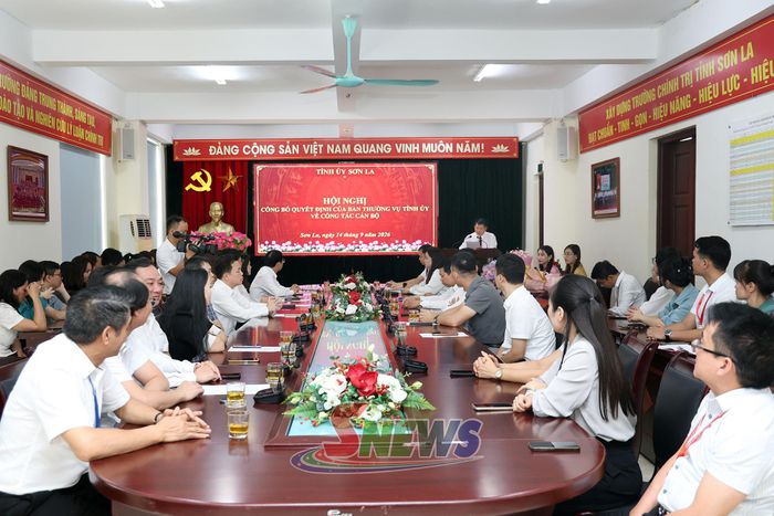 Hội nghị công bố quyết định của Ban Thường vụ Tỉnh ủy về công tác cán bộ.