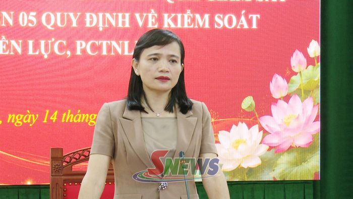 Đồng chí Trưởng ban Nội chính Tỉnh ủy phát biểu chỉ đạo tại hội nghị thông qua dự thảo báo cáo kết quả giám sát đối với Đảng ủy Tòa án nhân dân tỉnh.