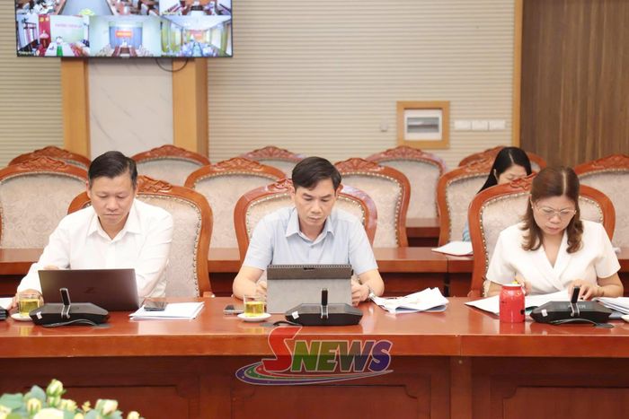 Các đại biểu dự cuộc làm việc.
