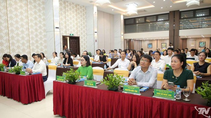 Đại biểu dự Hội nghị.