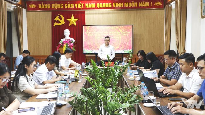 Quang cảnh buổi làm việc.