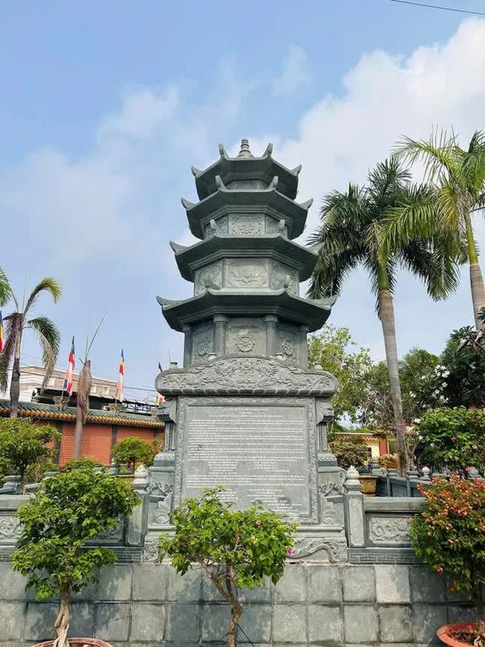Bửu tháp Tổ sư Khánh Thông