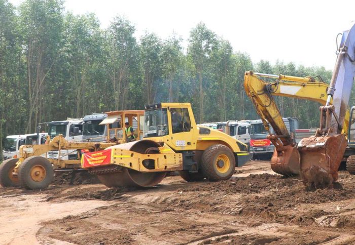 TP Đồng Nai đang tập trung giải phóng mặt bằng và thi công đường gom, đường bên.