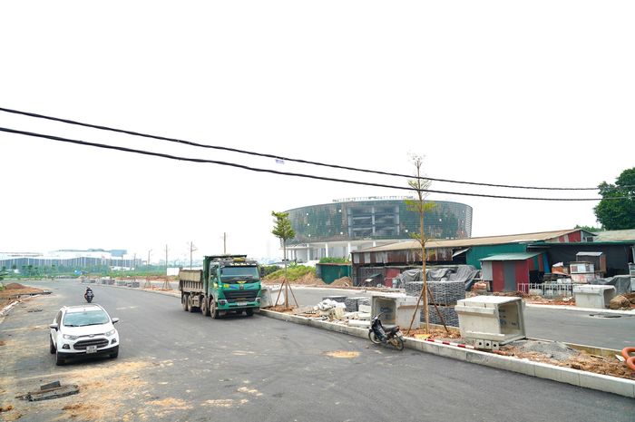 Việc giải tỏa dứt điểm nút giao thông giữa đường Hữu Hưng không chỉ giúp nhà thầu đẩy nhanh tiến độ hoàn thành cơ sở hạ tầng mà ngay sau khi thông xe kỹ thuật, mắt xích này sẽ lập tức gánh bớt lượng lớn phương tiện giao thông, giảm áp lực trực tiếp cho các tuyến đường dân sinh đang chật hẹp tại khu vực Đại Mỗ.