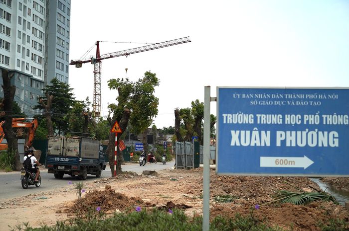 Trên địa bàn phường Xuân Phương, diện tích thu hồi khoảng 139.208,7m²; đã ban hành thông báo đối với 338/510 hộ (đạt 66,3%), phấn đấu hoàn thành trong quý IV. Đây là một trong những khu vực có khối lượng giải phóng mặt bằng lớn nhất của dự án.