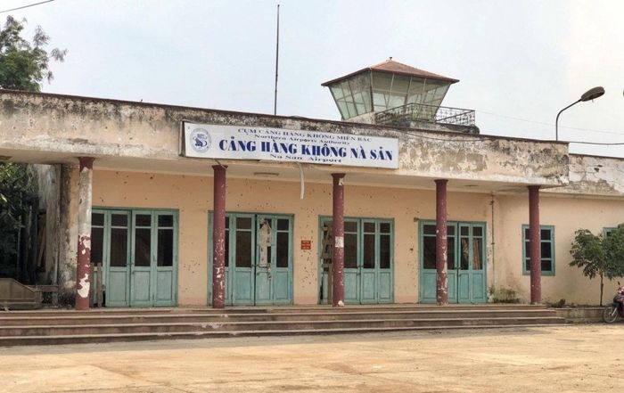 Theo đơn vị tư vấn, Cảng hàng không Nà Sản hiện nay thuộc xã Chiềng Mung và Mai Sơn (tỉnh Sơn La).