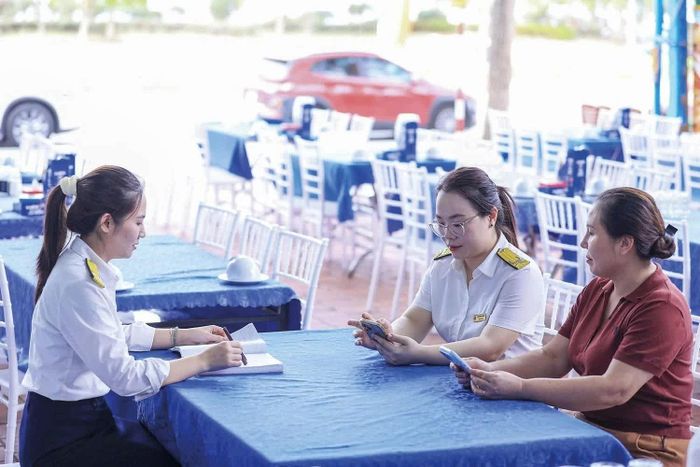 Việc được giảm thuế giúp hộ kinh doanh giữ nguyên giá bán, duy trì được dòng tiền hằng ngày. Ảnh: Đức Thanh