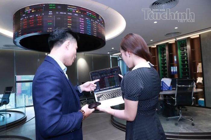Áp lực bán chiếm ưu thế trong phần lớn thời gian giao dịch, khiến thị trường tiếp tục phân hóa mạnh. Ảnh: Đức Thanh