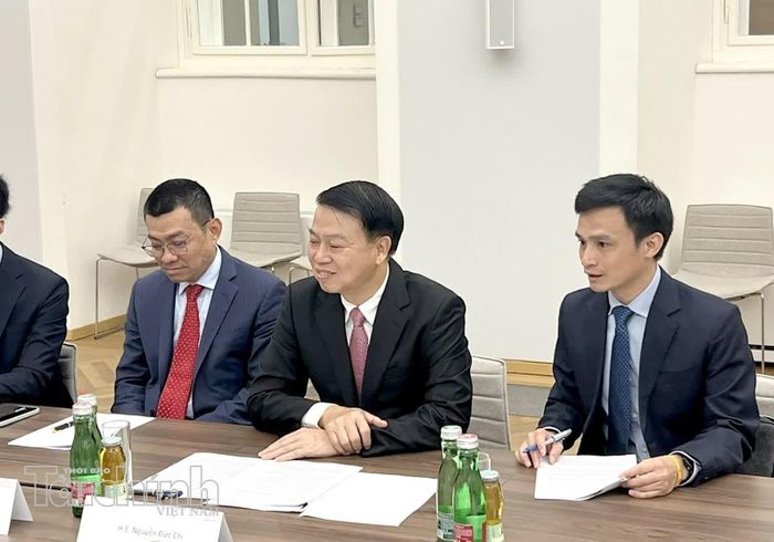 Thứ trưởng Bộ Tài chính Việt Nam Nguyễn Đức Chi bày tỏ vui mừng trước sự đón tiếp trọng thị từ Bộ Tài chính Cộng hòa Áo.