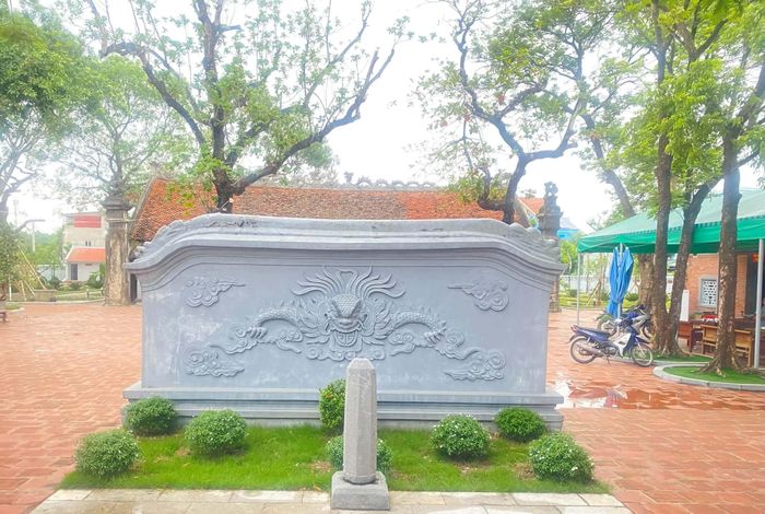 Phần trước của chính điện Thái Miếu nhà Lê mới trùng  tu - Ảnh : Thành Đô chụp ngày 13/09/2026