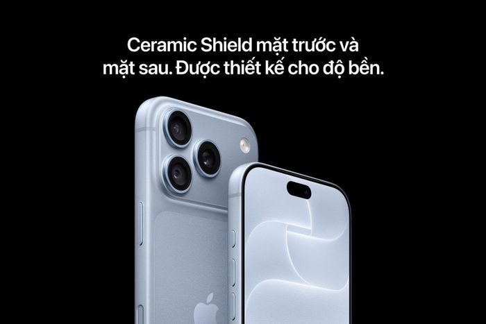 Cận cảnh mặt lưng và thông tin Ceramic Shield trong ảnh sản phẩm.