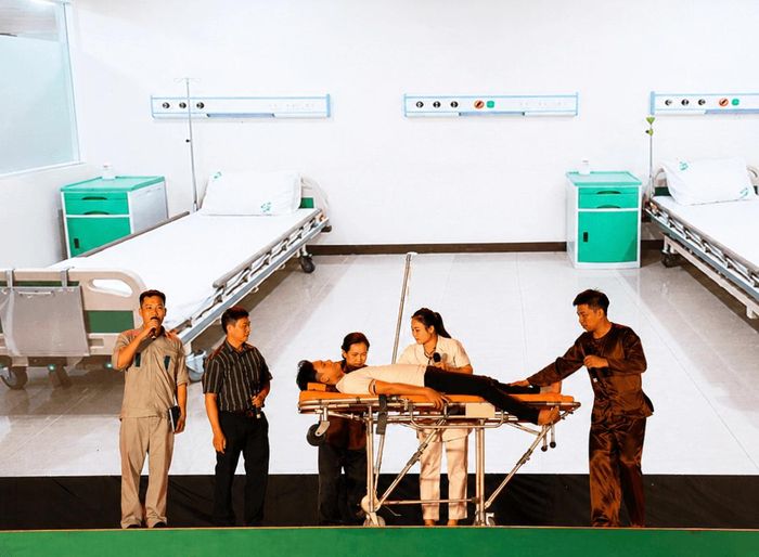 Tiểu phẩm sân khấu hóa tuyên truyền, phổ biến, giáo dục pháp luật của Nhà máy Z113, Tổng cục Công nghiệp quốc phòng. Ảnh: Hoàng Hải