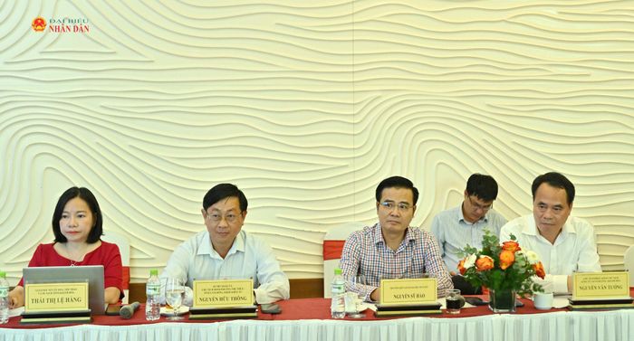Các đại biểu tham dự tọa đàm. Ảnh: Quang Khánh
