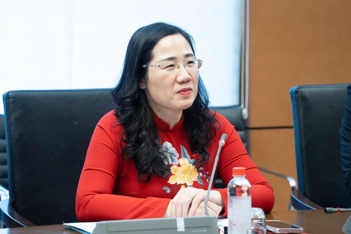 Phó Chủ nhiệm Ủy ban Pháp luật và Tư pháp Nguyễn Thị Thủy phát biểu tại buổi tiếp