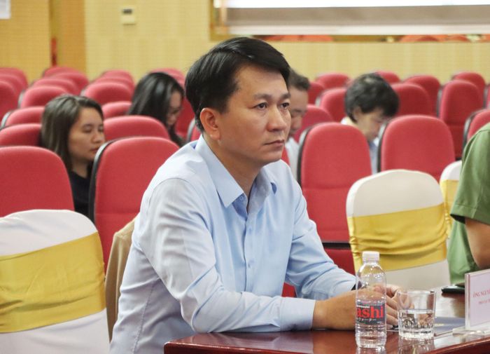 Ông Nguyễn Thanh Bình, Phó Cục trưởng Cục Quản lý và Phát triển thị trường trong nước chủ trì và điều hành Hội nghị.