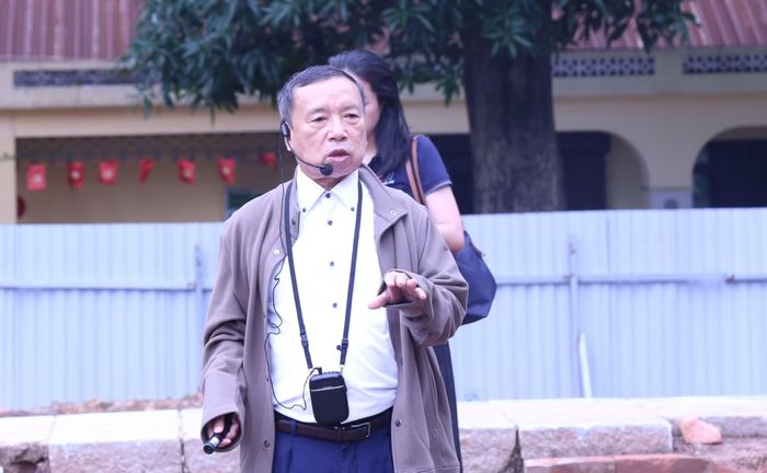 PGS.TS Tống Trung Tín giới thiệu các kết quả nổi bật từ đợt khai quật khảo cổ học lần thứ 4 năm 2026 khu vực nền điện Kính Thiên.