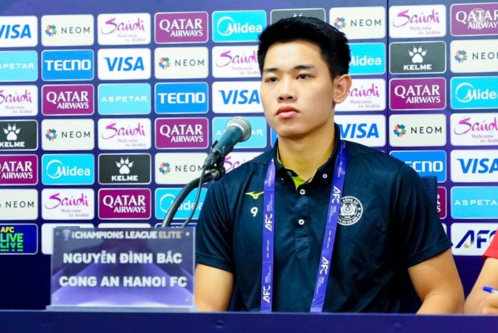 Tiền đạo Nguyễn Đình Bắc. Ảnh: CAHNFC.