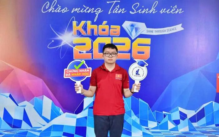 Được tuyển thẳng, Trần Đại Thành Danh tiếp tục theo đuổi niềm đam mê với Toán lý thuyết tại Khoa Toán - Tin học.
