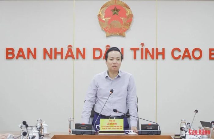 Chủ tịch UBND tỉnh Lê Hải Hòa phát biểu kết luận buổi làm việc.