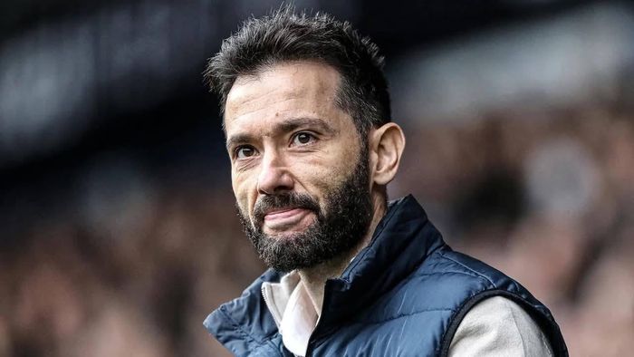 Carlos Corberan chính thức rời ghế HLV Valencia
