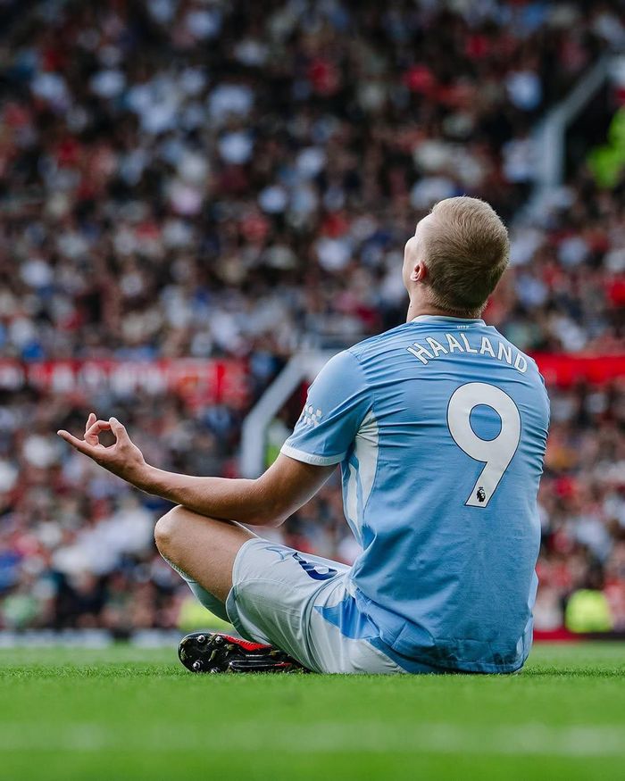 Erling Haaland trở thành người hùng của Manchester City tại Old Trafford