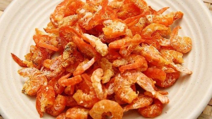 Bạn nên chọn tôm có kích thước vừa phải, đồng đều. Ảnh minh họa