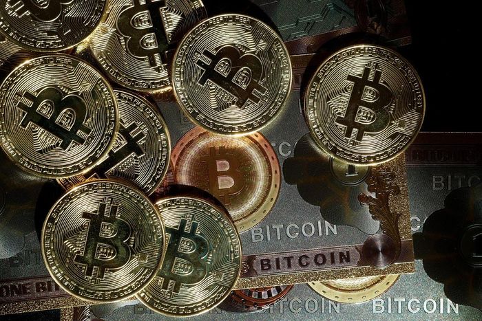Hình ảnh minh họa đồng tiền số Bitcoin. Ảnh: Reuters/Benoit Tessier.