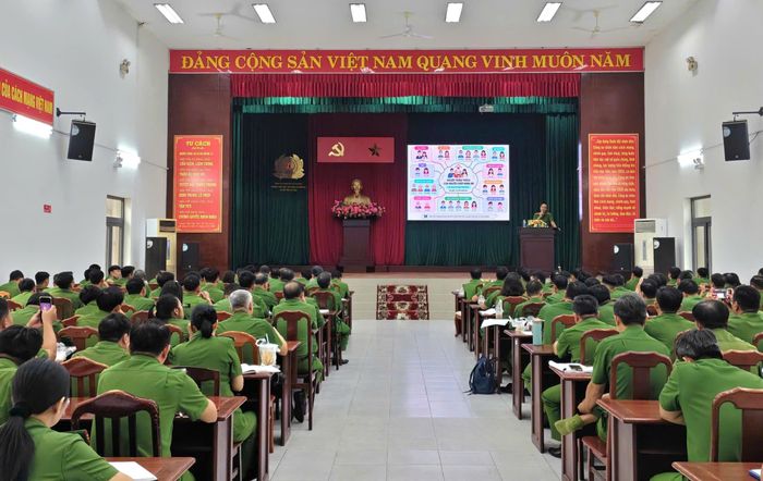Quang cảnh lớp tập huấn