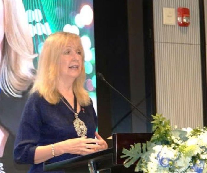 Thị trưởng Khu Tài chính Luân Đôn Dame Susan Langley phát biểu