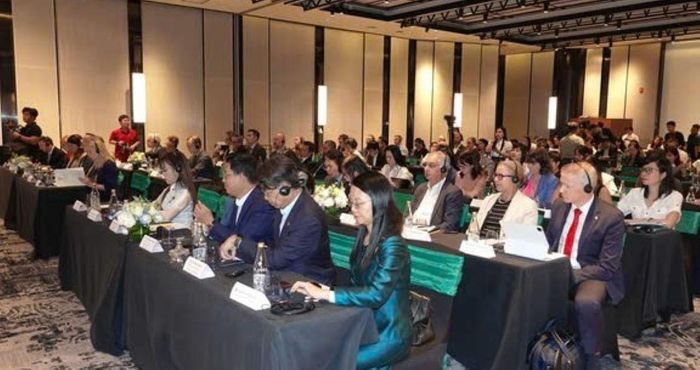 Các đại biểu tham dự hội nghị