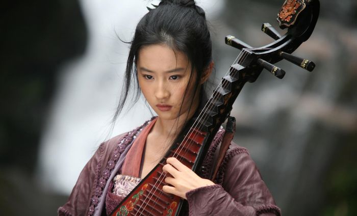Mỹ nhân họ Lưu không thành công khi lấn sân điện ảnh.