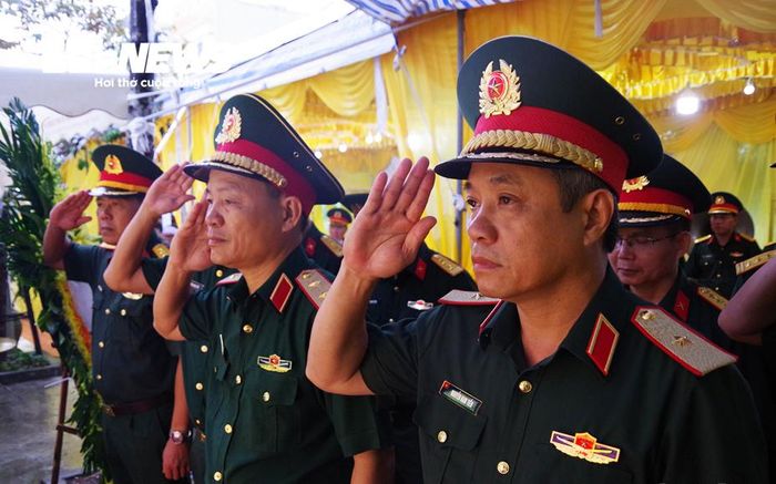 Sự hy sinh của Trung tá Trần Văn Tùng để lại niềm tiếc thương sâu sắc trong lòng đồng đội và người dân địa phương. (Ảnh: Khánh Linh)