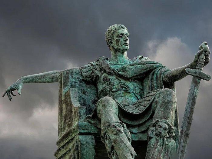 Constantine Đại đế là nhà chính trị luật hóa quy định 1 tuần có 7 ngày. (Ảnh: iStock)