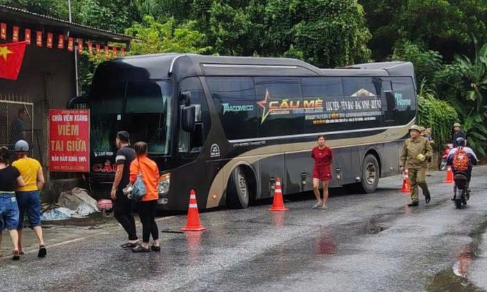 Hiện trường vụ tai nạn tại Km25, thuộc xã Bảo Ái, tỉnh Lào Cai trưa 14/9.