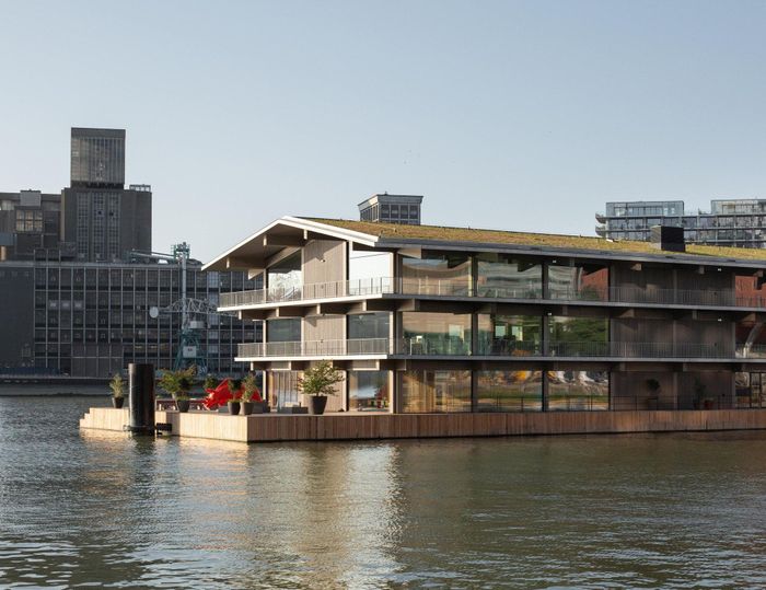 Rotterdam có nhiều công trình nổi trên mặt nước nhưng không làm ảnh hưởng tới môi trường tự nhiên. Ảnh: Powerhouse