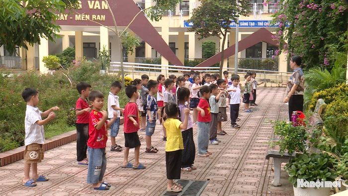 Học sinh Trường Tiểu học Vân Đình 3, phân hiệu Tảo Dương Văn học tập trong điều kiện cơ sở vật chất khang trang, bảo đảm yêu cầu dạy và học. Ảnh: Lại Tấn