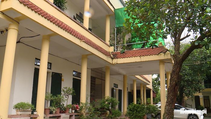 1 trụ sở được xã tạm bố trí cho Văn phòng Thi hành án dân sự số 12 thuộc Chi cục Dân sự thành phố sử dụng. Ảnh: Lại Tấn