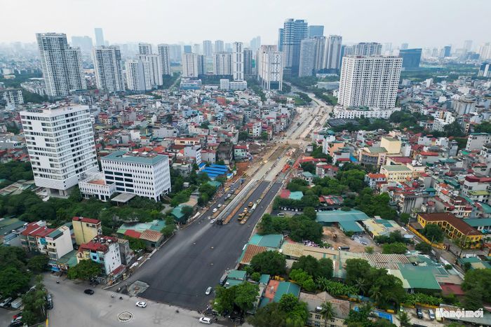 Dự án xây dựng tuyến đường số 5 vào trung tâm Khu đô thị mới Tây Hồ Tây (đường Vành đai 2,5) qua địa bàn phường Xuân Đỉnh đang được đẩy nhanh tiến độ. Ảnh: Duy Khánh.