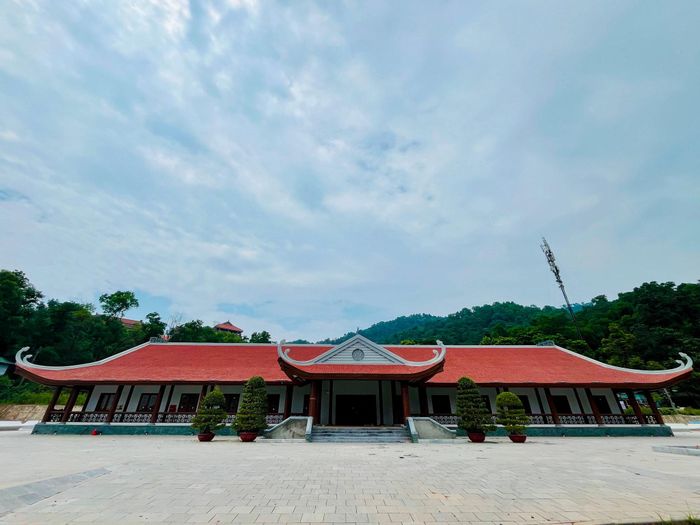 Đối với hạng mục nhà điều hành, khối lượng thi công sẽ được hoàn thành 100% sau khi chủ đầu tư lắp đặt bồn hoa kết hợp ghế ngồi