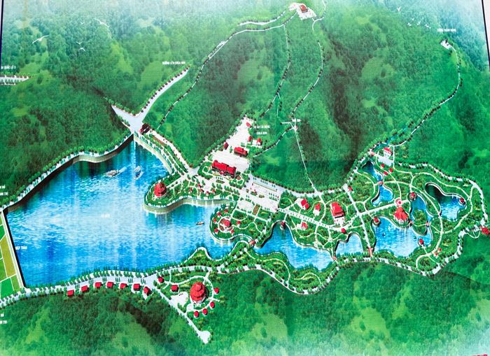 Dự án Khu bảo tồn thuộc khu vực IV Khu du lịch - văn hóa Sóc Sơn có tổng mức đầu tư hơn 173,7 tỷ đồng, do UBND xã Sóc Sơn làm chủ đầu tư. Ban Quản lý dự án đầu tư - hạ tầng xã là đại diện chủ đầu tư thực hiện dự án. Ảnh: Phối cảnh toàn bộ dự án