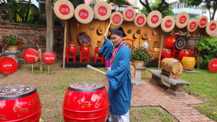 Chương trình “Nhất trống - Một tiếng trống - Ngàn năm văn hiến” khai mạc tại di tích Văn Miếu - Quốc Tử Giám. Ảnh: H.L