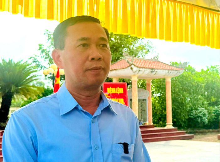 Phó Chủ tịch UBND xã Bất Bạt Nguyễn Việt Giao khẳng định địa phương đã chủ động phối hợp chặt chẽ với cơ quan quân sự, huy động tối đa nhân lực, cơ sở vật chất để triển khai nhiệm vụ hiệu quả nhất. Ảnh: Mai Hoa