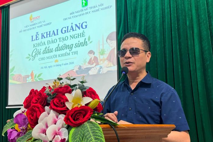 Phó Chủ tịch Phụ trách Hội Người mù Hà Nội Hoàng Mạnh Cường phát biểu chỉ đạo tại chương trình. Ảnh: Mai Hoa