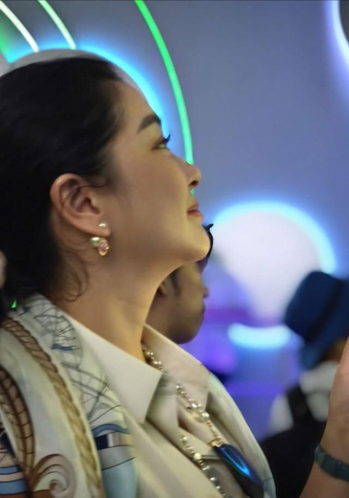 Vẻ ngoài ở hiện tại của Nguyễn Thị Huyền.