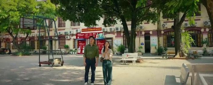 Trong tập 13, Tùng Jun (Trọng Lân) đã đưa Phương (Minh Thu) khi đã trưởng thành đã về thăm lại trường xưa. Tại đây, những hình ảnh thật đẹp thời áo trắng ùa về trong tâm trí Phương. Những kỷ niệm chưa bao giờ ngủ quên trong suốt quãng thời gian Phương du học và đến tận bây giờ.
