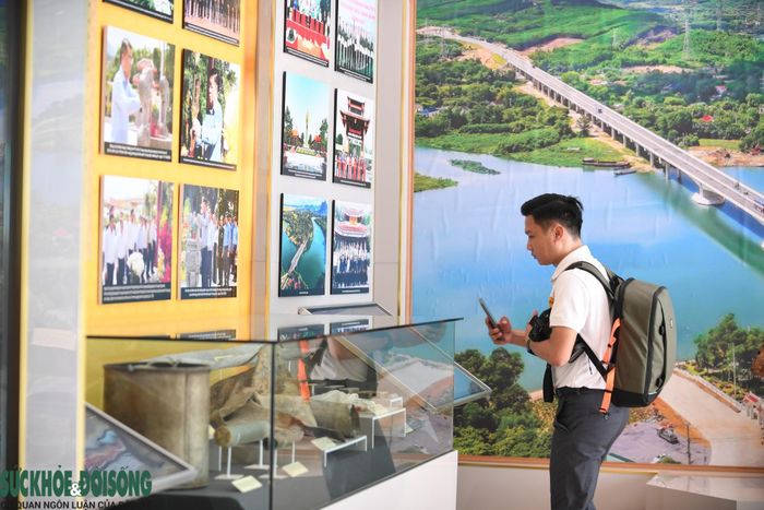 Qua những hiện vật, du khách hiểu hơn sự gian khổ, hy sinh của bậc tiền nhân ở bến phà Long Đại trong những năm kháng chiến.