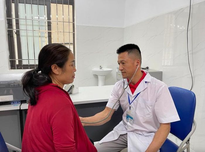 Trạm y tế xã đang từng bước trở thành địa chỉ chăm sóc sức khỏe thường xuyên hơn của người dân. Ảnh: Thái Bình.