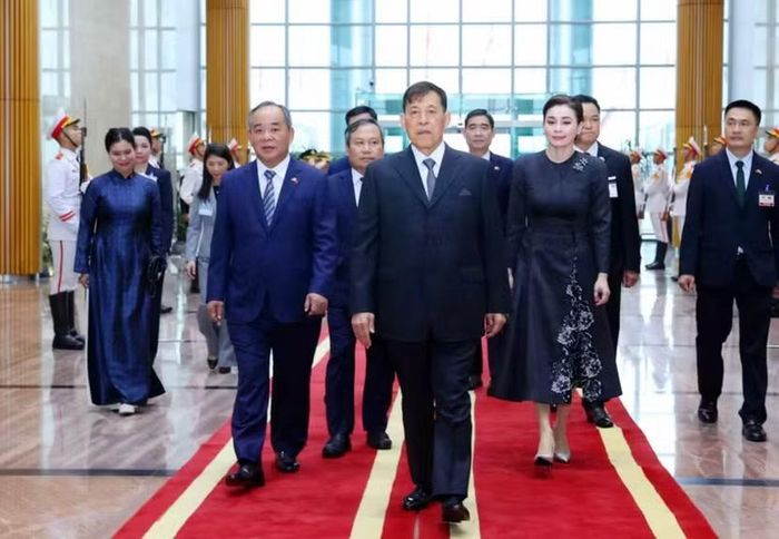 Lễ đón Nhà vua Thái Lan Maha Vajiralongkorn Phra Vajiraklaochaoyuhua và Hoàng hậu tại Sân bay quốc tế Nội Bài, Hà Nội, ngày 14-9-2026