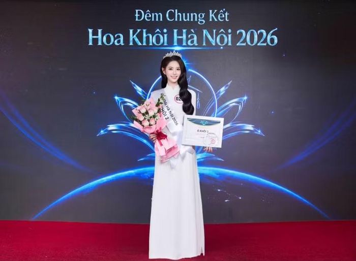 Á khôi 2 Hoa khôi Hà Nội 2026 - Ôn Thị Thu Hiền.